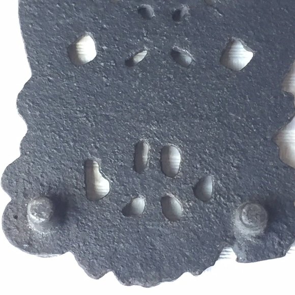 Small Cast Iron Metal Trivet Wall Hanging Decor Spoon Rest Floral Flower Vintage - Picture 11 of 12